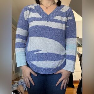 Blue patterned Nic + Zoe sweater